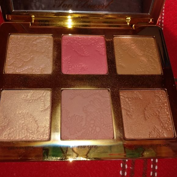 Too Faced Natural Face palette - Picture 2 of 3